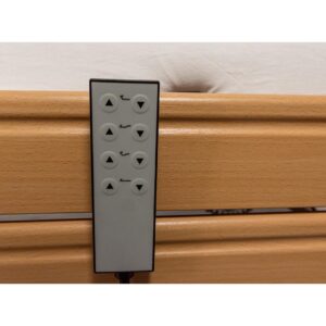 ECOFIT S LOW Niederflur-Pflegebett, HMV, 4-geteilte Liegefläche 90x200cm, inkl. Aufrichter, Farbe Buche