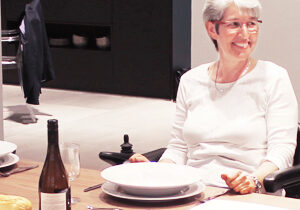 Meyra Micro 1.064 Kompakter Elektrorollstuhl, das elektrische Raumwunder, 6 km/h, mit Lithium Akku